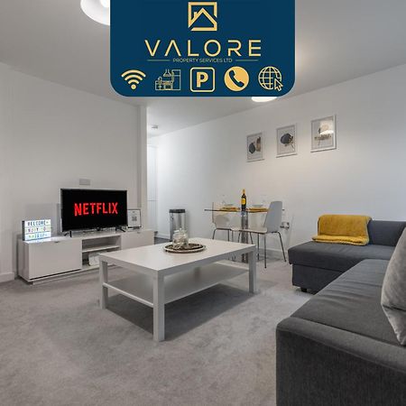 Modern 1 Bed In Central Mk, Free Parking, Smart Tv, Manhattan House By Valore Property Services ミルトン・ケインズ エクステリア 写真