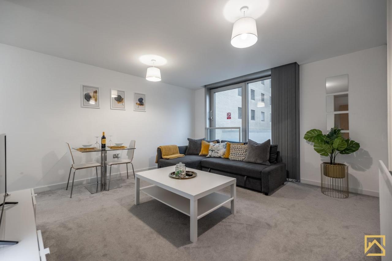 Modern 1 Bed In Central Mk, Free Parking, Smart Tv, Manhattan House By Valore Property Services ミルトン・ケインズ エクステリア 写真